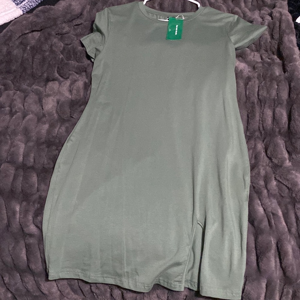 Green t shirt dress